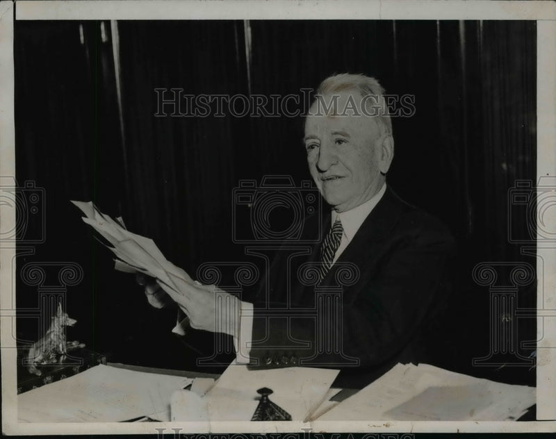Load image into Gallery viewer, 1936 Press Photo Senator Carter Glass In His Washington Office - nep04598
