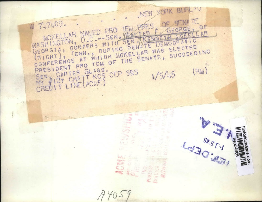 1945 Press Photo Sen. Walter George Confers With Sen. Kenneth McKellar