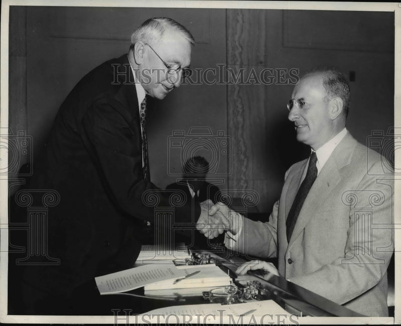 Load image into Gallery viewer, 1941 Press Photo Senator Walter George Greets Secretary Henry Morgenthau, Jr
