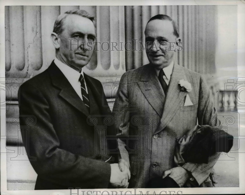 Load image into Gallery viewer, 1956 Press Photo Senator Walter George Greeting John Cohen - nep04707
