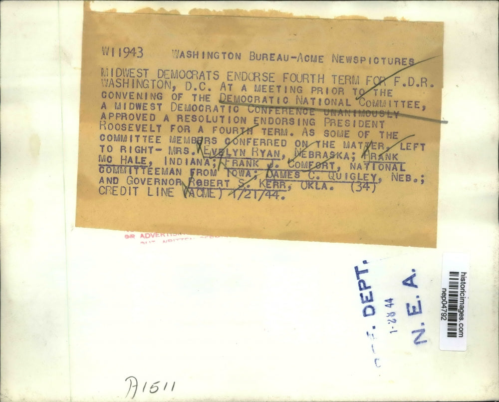 1944 Press Photo Democratic National Committee Having Conversatio At The Meeting