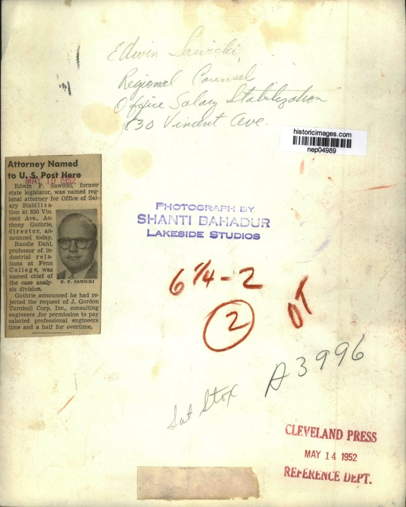 1952 Press Photo Regional Counsel Edwin Sawicki Of Office Salary Stabilization