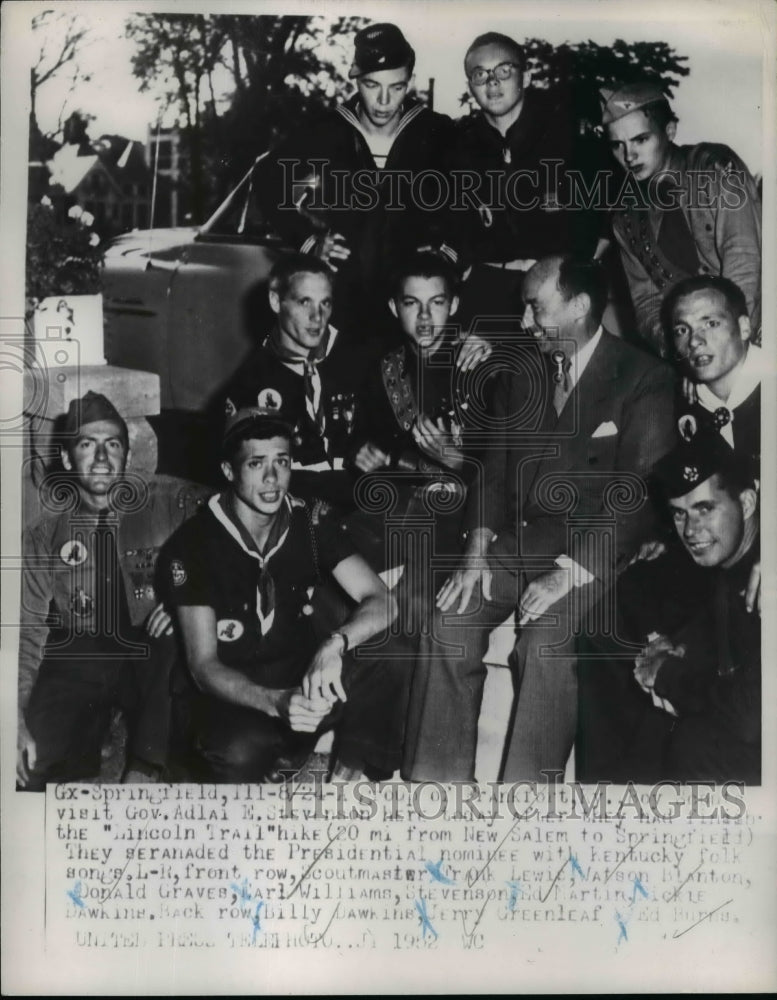Load image into Gallery viewer, 1952 Press Photo Group Of Frankfurt Boy Scouts Visit Gov. Adlai Stevenson
