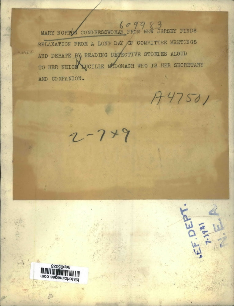 1941 Press Photo Mary Norton Reading Stories To Her Niece Lucille McDonagh