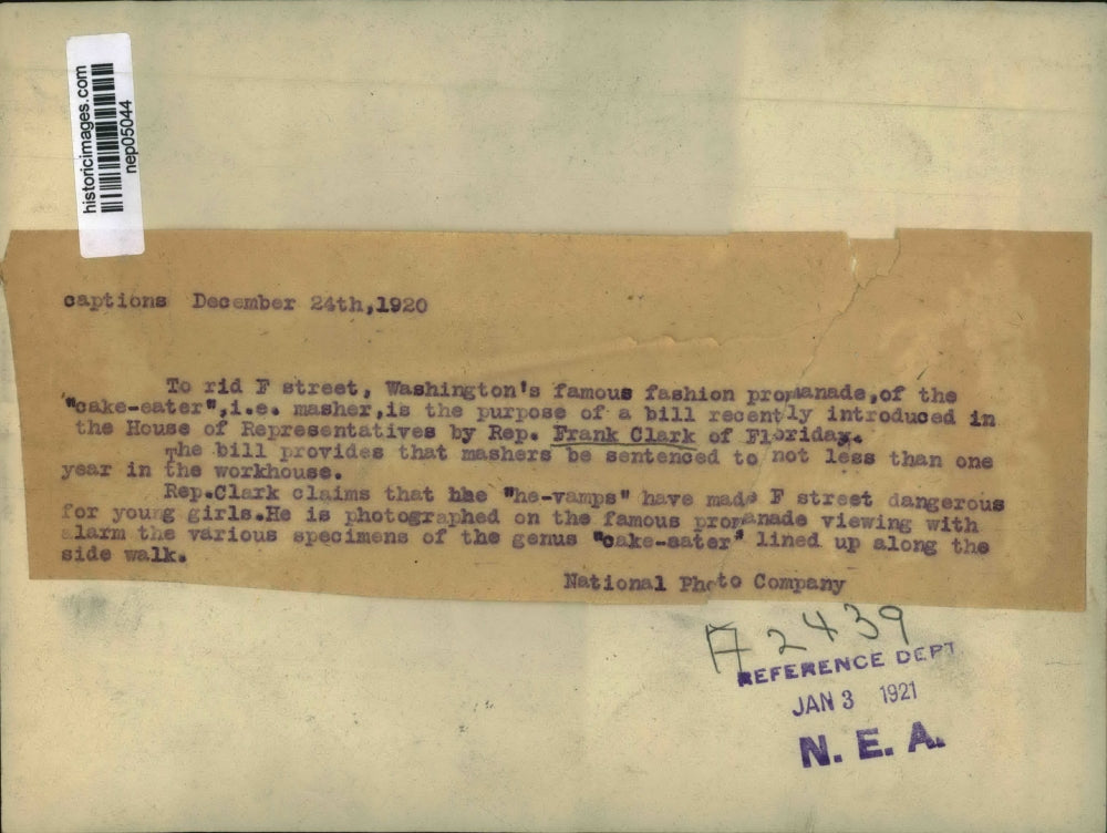 1921 Press Photo Rep. Frank Clark Is Photographed On The Promenade Viewing