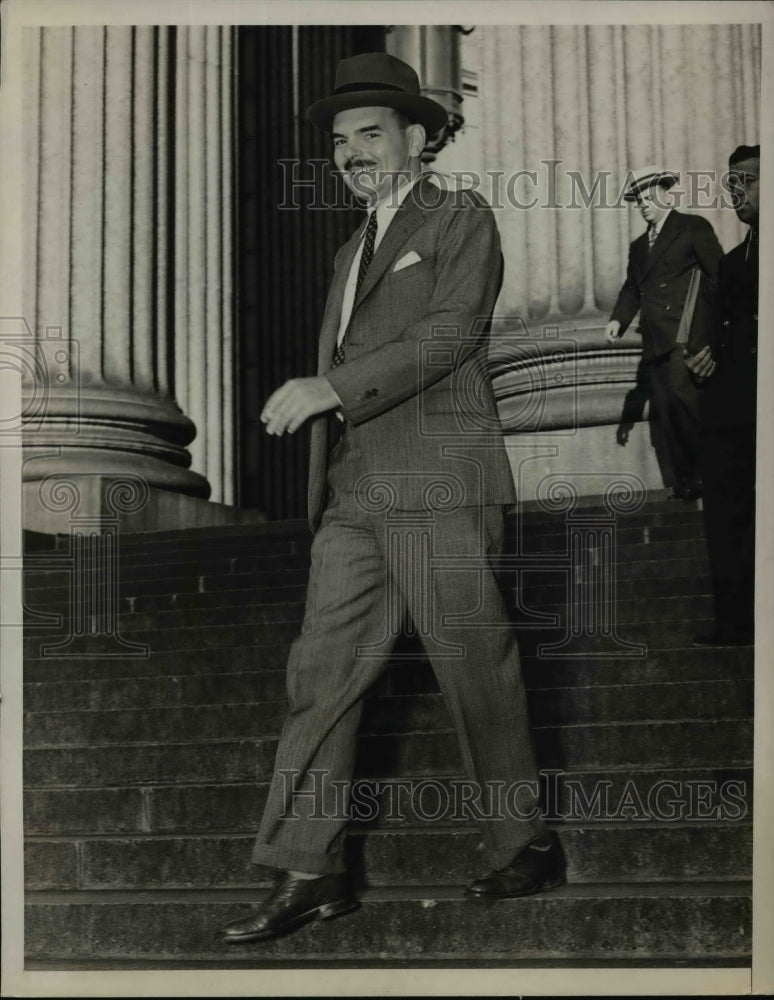1938 Press Photo Thomas Dewey Leaving Court At The End Of The Days Session