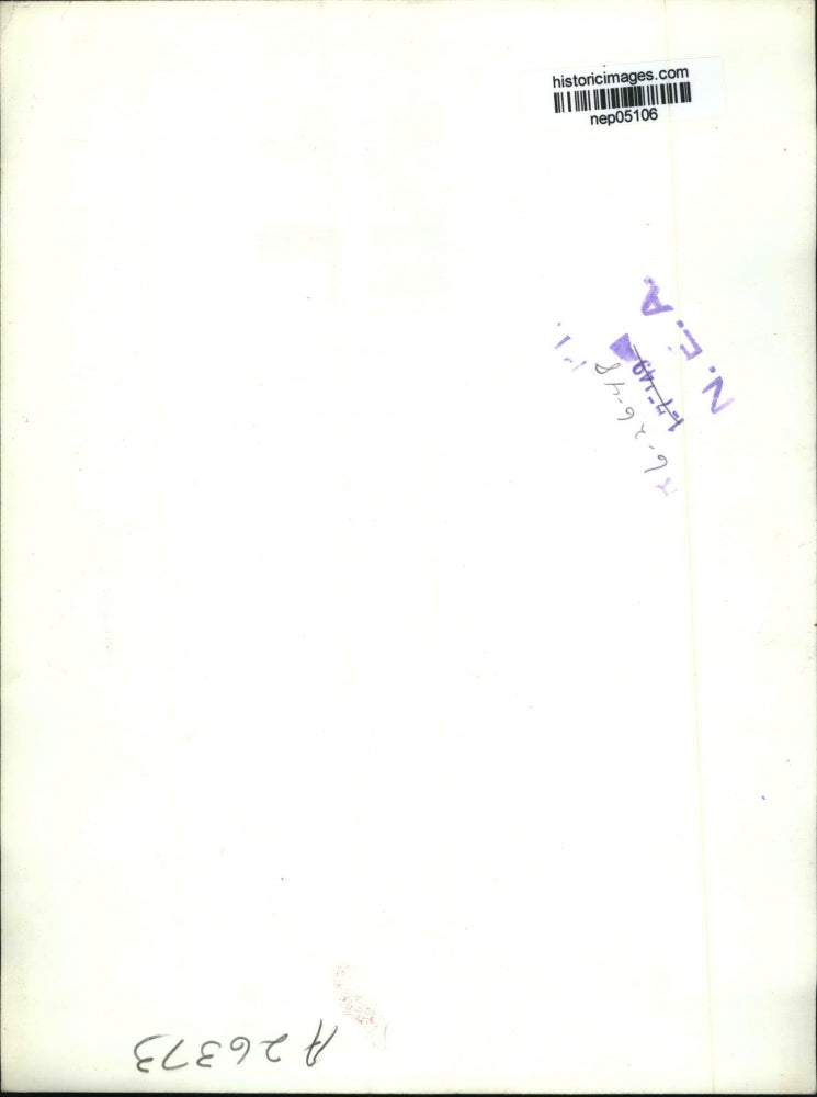 1949 Press Photo Gov. Thomas Dewey Is Shaking Hands With Rep. Hugh Scott