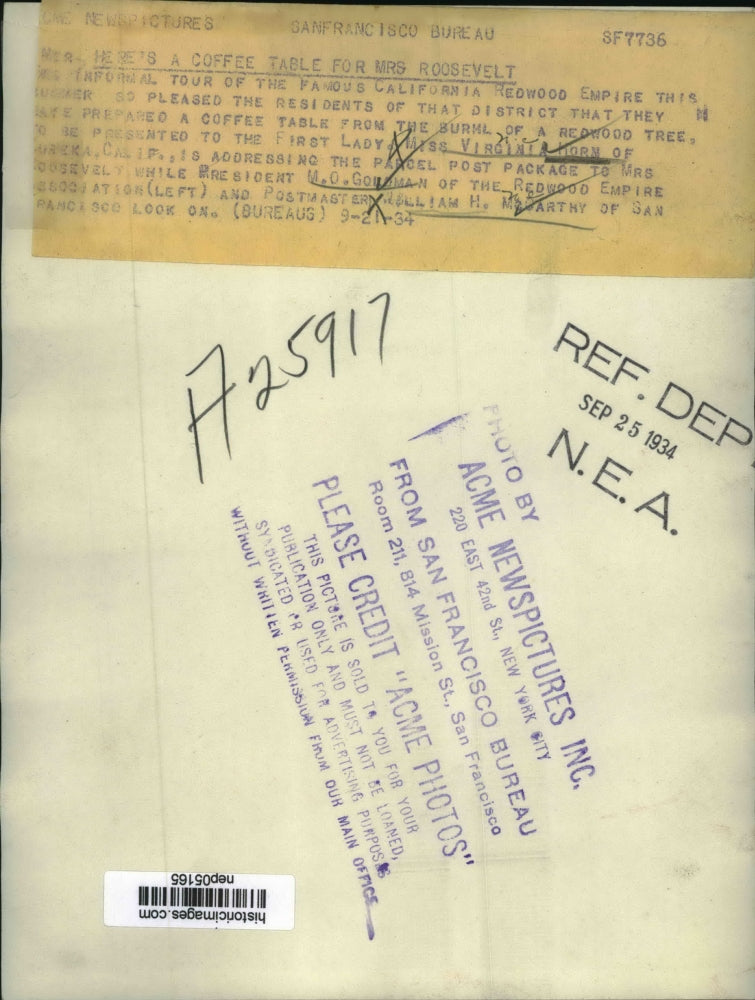 1934 Press Photo A Coffee Table Was Presented To Mrs. Roosevelt - nep05165