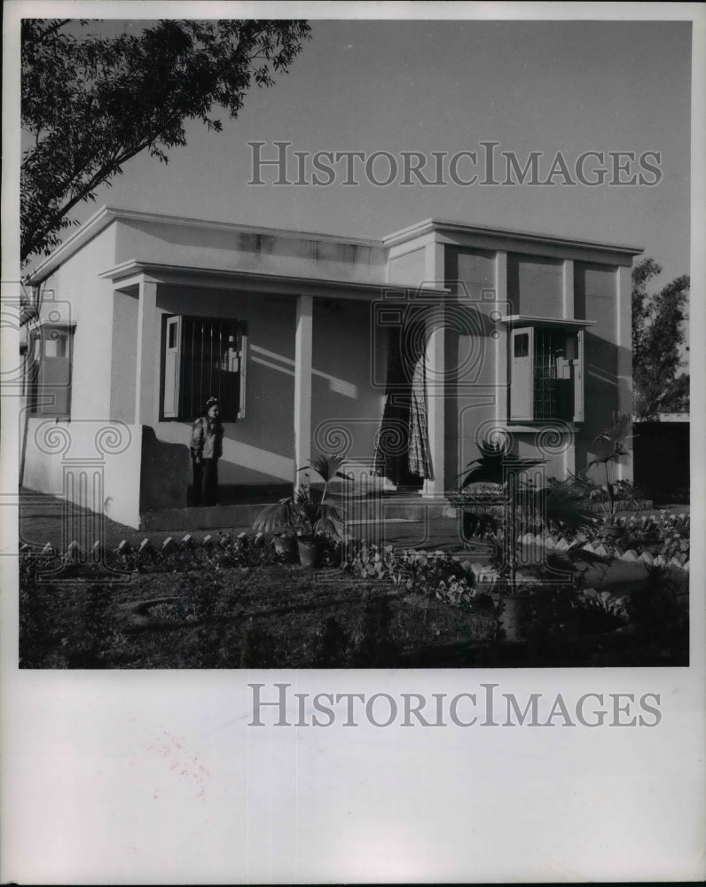 1956 Press Photo Example Of A Low Cost Bengal House - nep05174