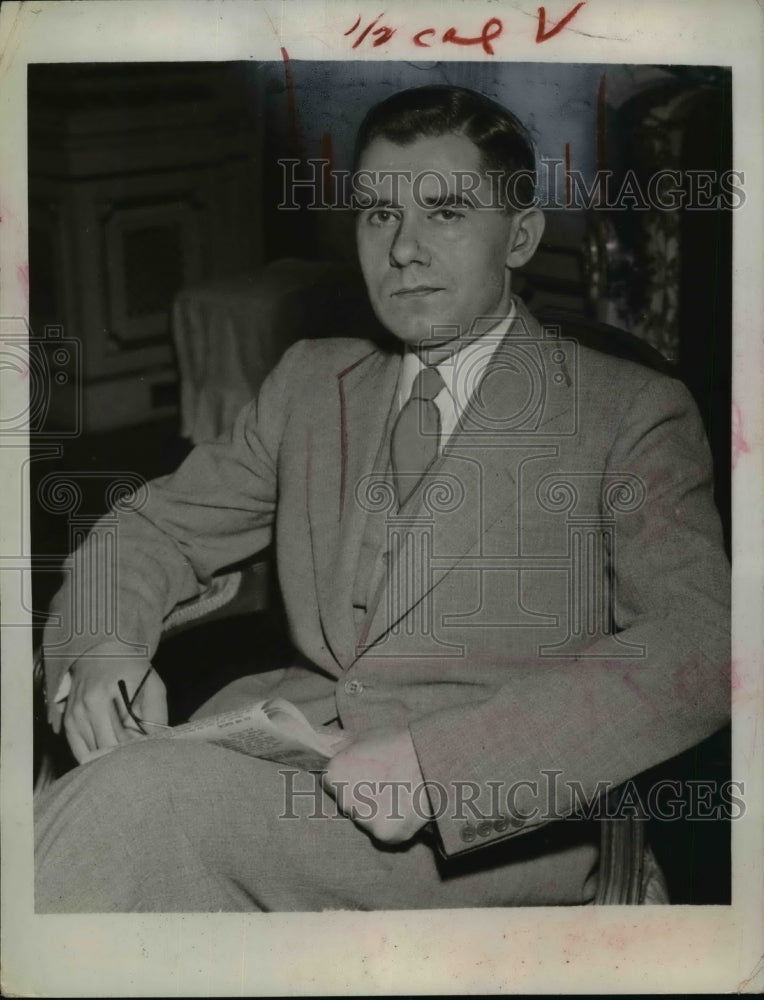 Load image into Gallery viewer, 1943 Press Photo Andrei Gromyko Is Pictured At His Washington Home - nep05196
