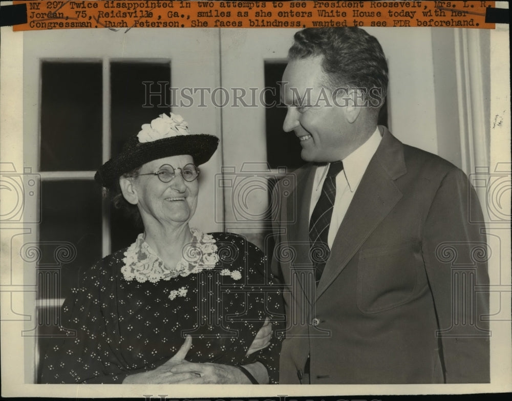 1941 Press Photo Mrs. Jordan Smiles As She Enters The White House - nep05321