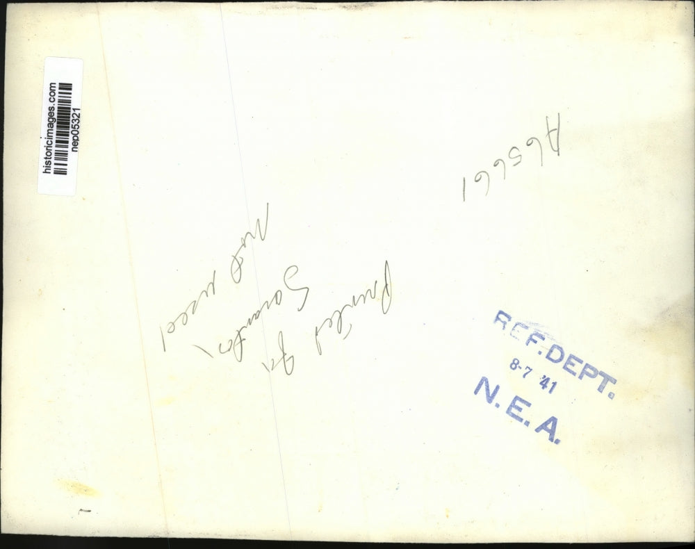 1941 Press Photo Mrs. Jordan Smiles As She Enters The White House - nep05321