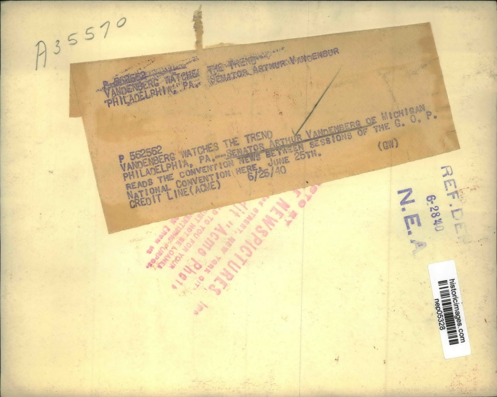 1940 Press Photo Senator Arthur Vanderberg Reads The Convention News - nep05328