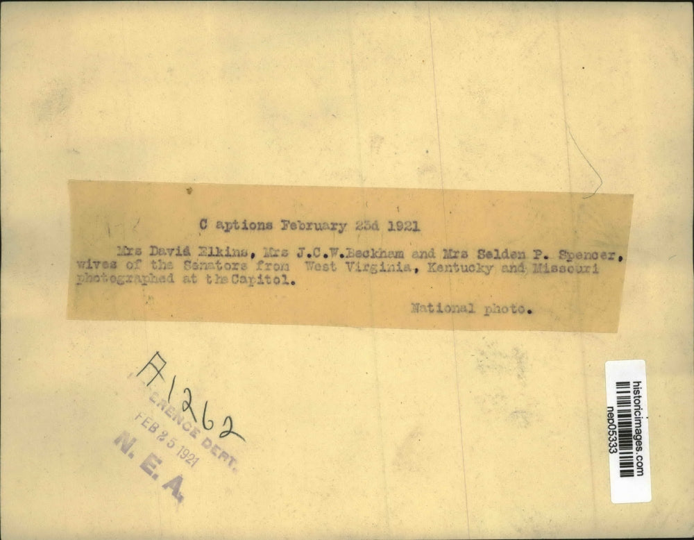 1921 Press Photo Wives Of The Senators Are Photographed At The Capitol