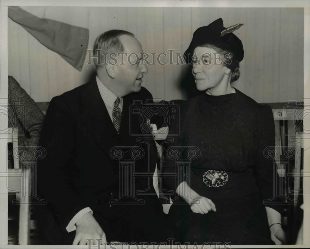 1938 Press Photo Richard Scandrett Jr Is Shown With Helen Z.M. Rogers