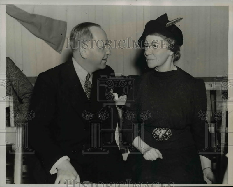 Load image into Gallery viewer, 1938 Press Photo Richard Scandrett Jr Is Shown With Helen Z.M. Rogers
