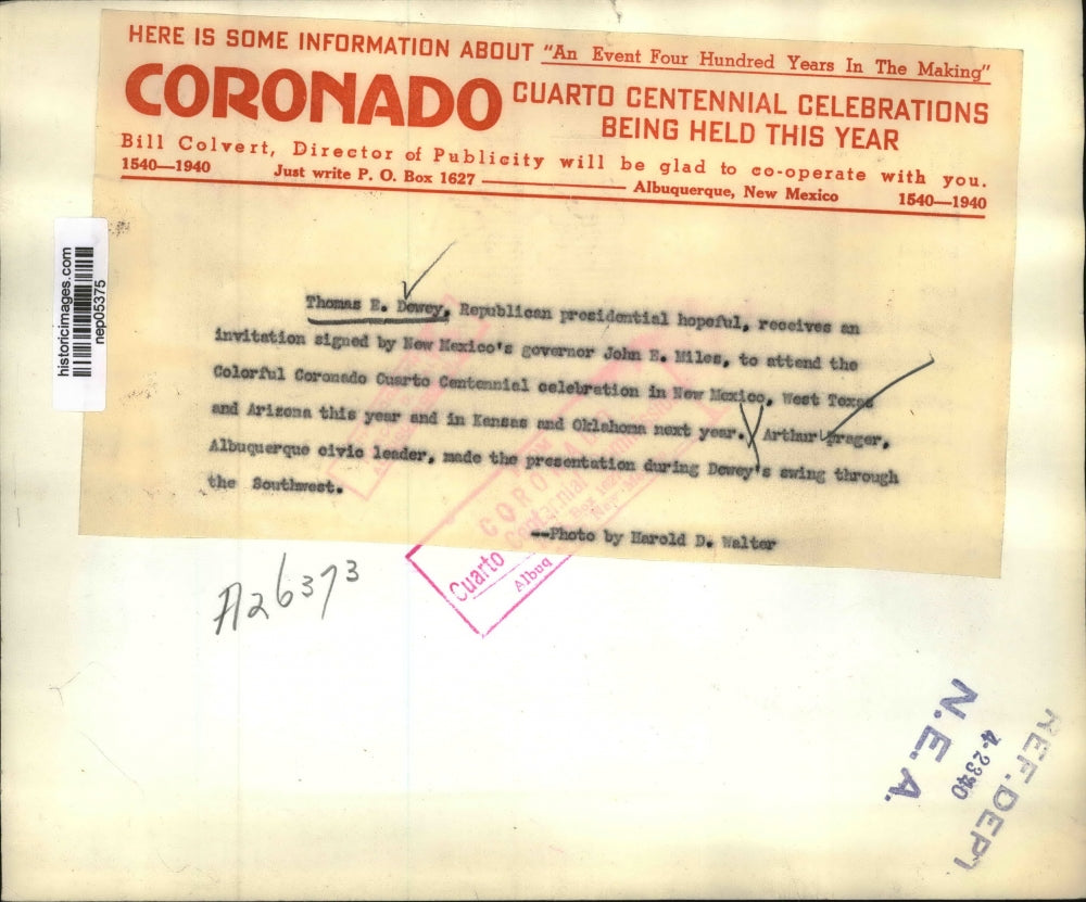 1940 Press Photo Arthur Drager Made A Presentation For Thomas Dewey - nep05375