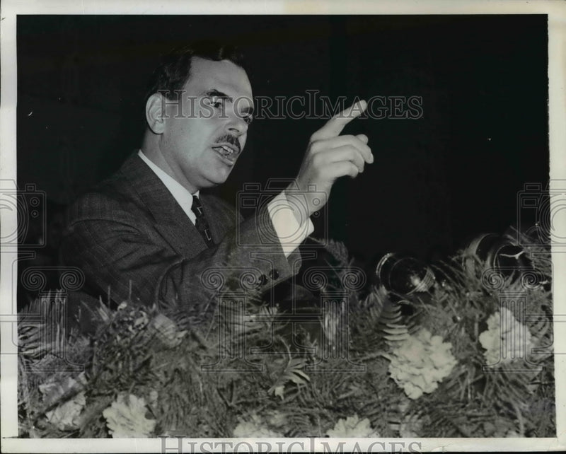 Load image into Gallery viewer, 1944 Press Photo Gov. Thomas Dewey Delivers A Speech - nep05407
