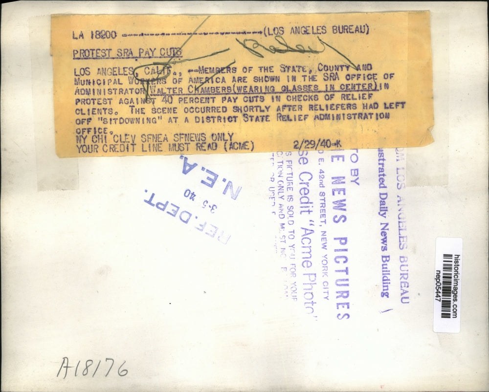 1940 Press Photo Pay Cut Protest at SRA Office Walter Chambers, Los Angeles