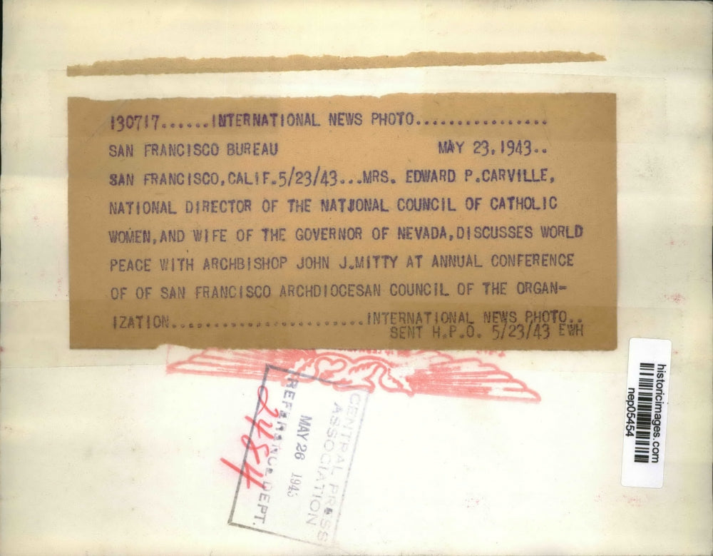 1943 Press Photo Mrs. Edward Carville & Archbishop John Mitty in San Francisco