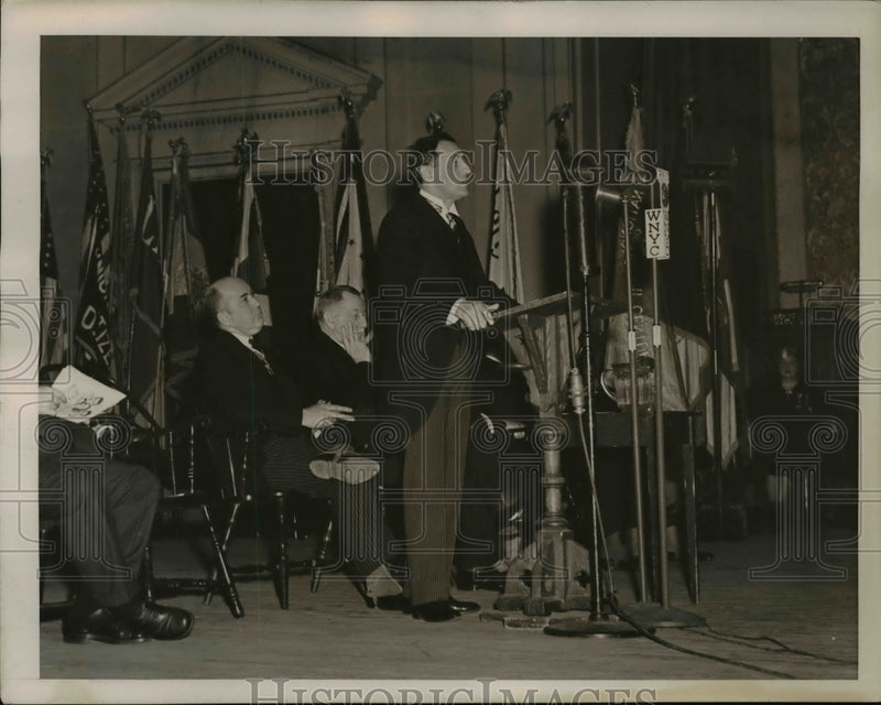 Load image into Gallery viewer, 1939 Press Photo Hon Charles Poletti LT Governor NJ Addressing Sons Revolution
