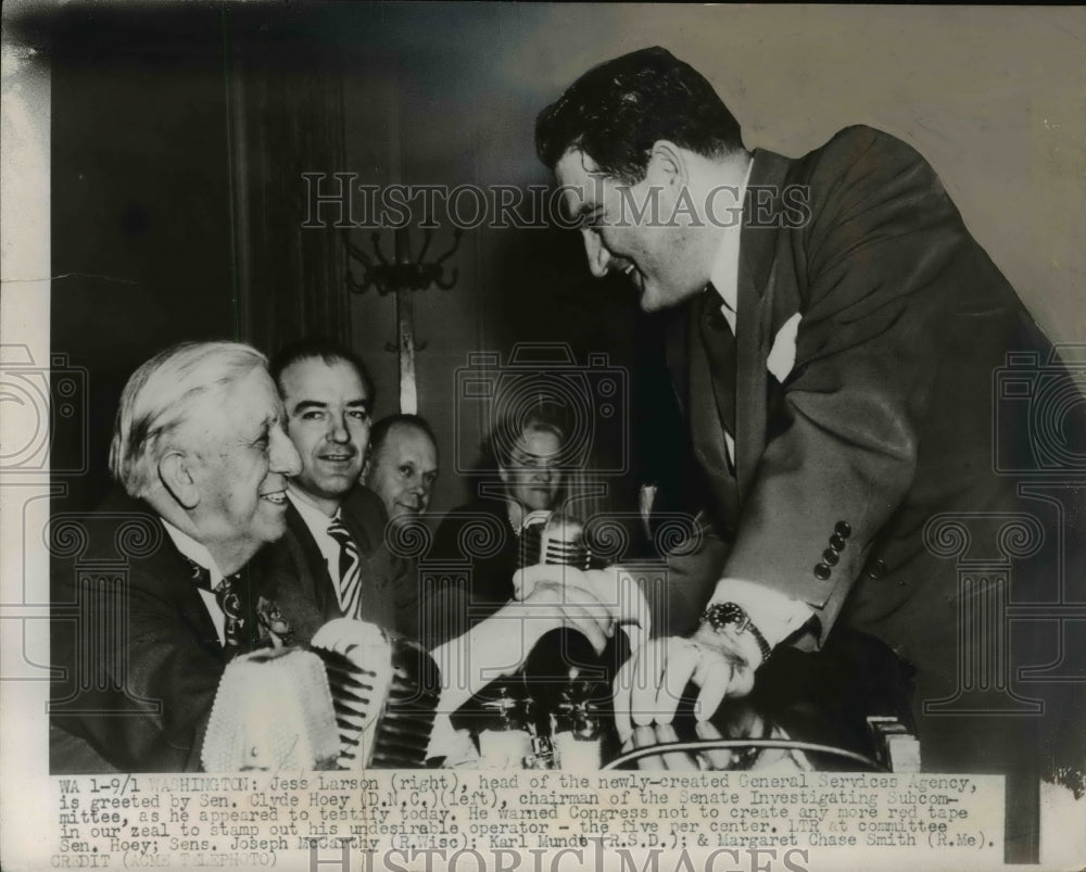 1949 Press Photo Jess Larson is greeted by Sen. Clyde Hoey, Sen. McCarthy