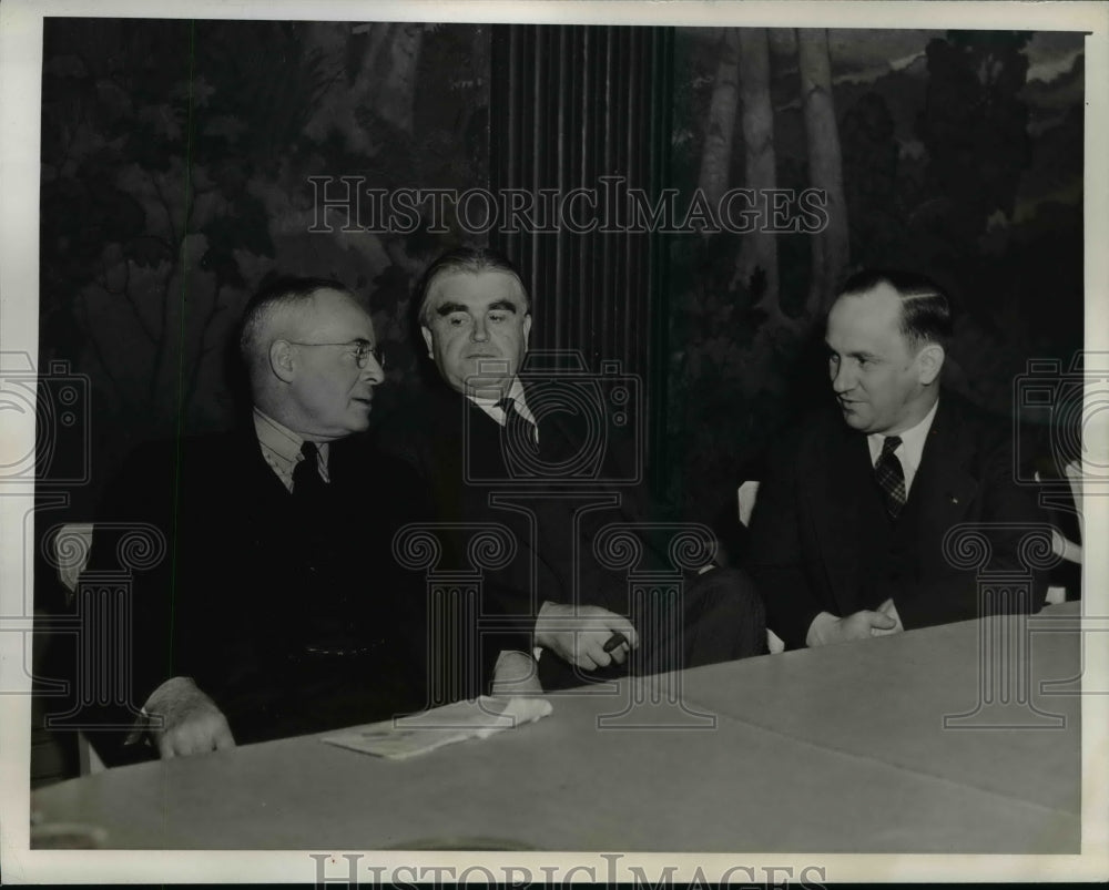 1941 Press Photo Thomas Kennedy, John L Lewis, Martin Brennnan at Speakers Table