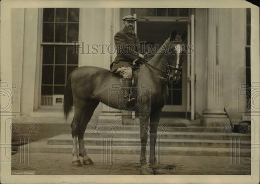 1924 Press Photo Congressman George Holden Tinkham at White House on Horseback