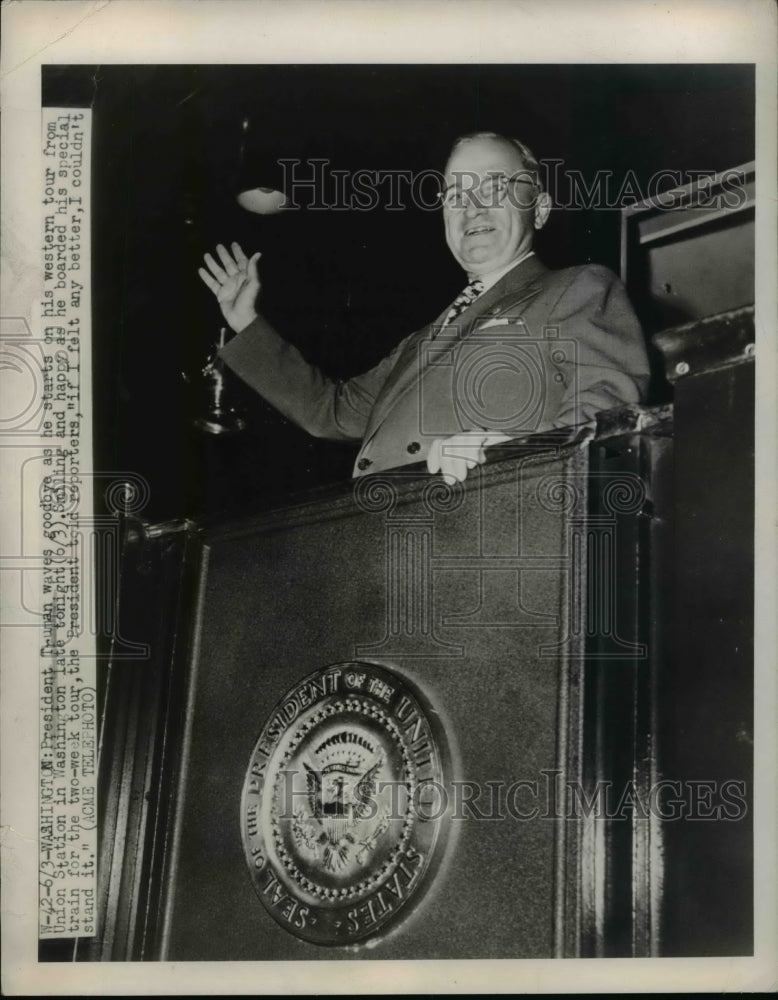 Load image into Gallery viewer, 1948 Press Photo Harry S. Truman Aboard Train at Union Station, Washington, D.C.

