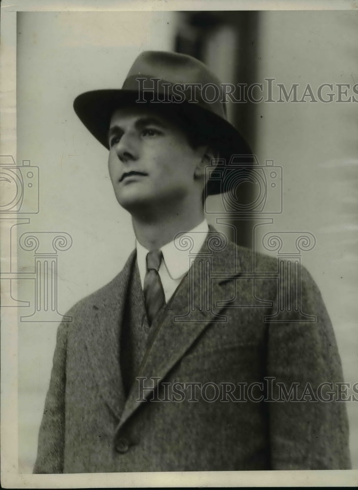 1929 Press Photo Allen Hoover at Harvard University Business School, Cambridge