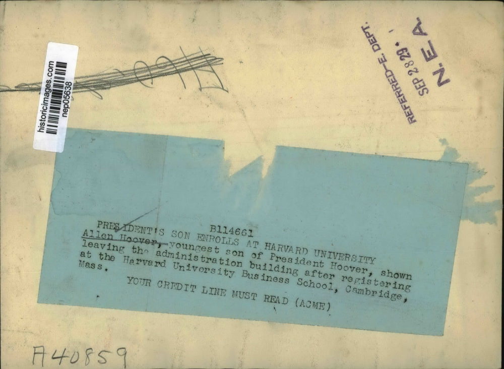 1929 Press Photo Allen Hoover at Harvard University Business School, Cambridge