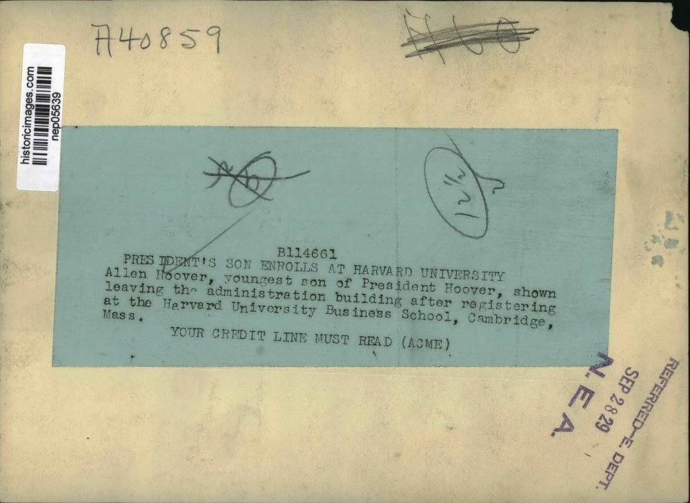 1929 Press Photo Allen Hoover at Harvard University Business School, Cambridge