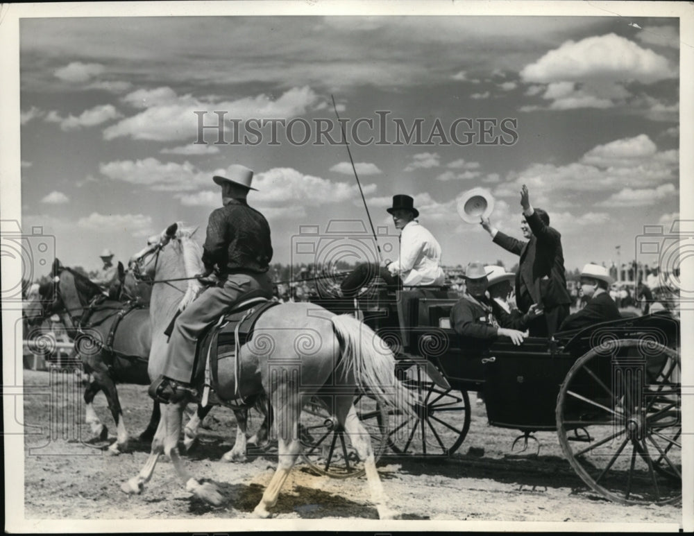 1940 Press Photo Wendell Willkie Vacationing in Cheyenne, Wyoming - nep05813