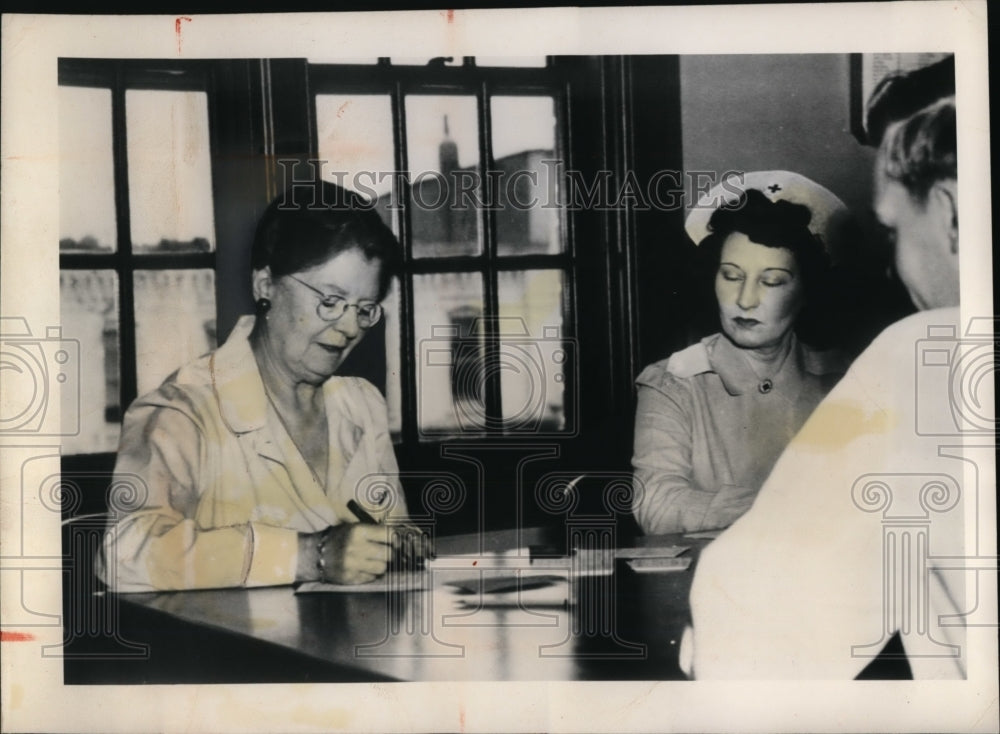 1940 Press Photo Mrs George Dewey mom of President candidate in Michigan