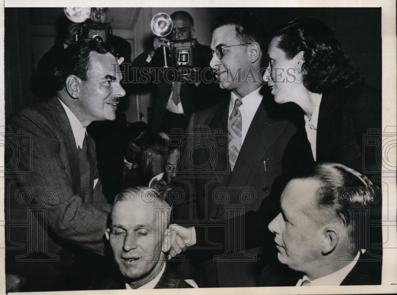 Load image into Gallery viewer, 1944 Press Photo NY Governor Thomas Dewey &amp; Margaret Kessinger - nep05886
