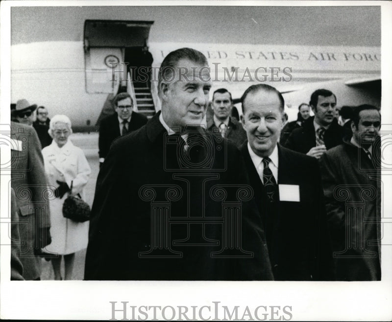 Load image into Gallery viewer, 1971 Press Photo Vice Pres Spiro Agnew in KS for Nat'l Assoc of Counties Cmte
