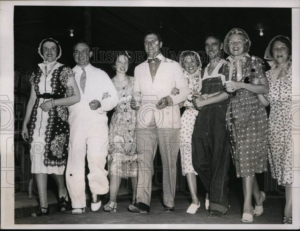 1938 Press Photo Eugene Casey & Guests at Davey John Lewis Barn Warm Rally