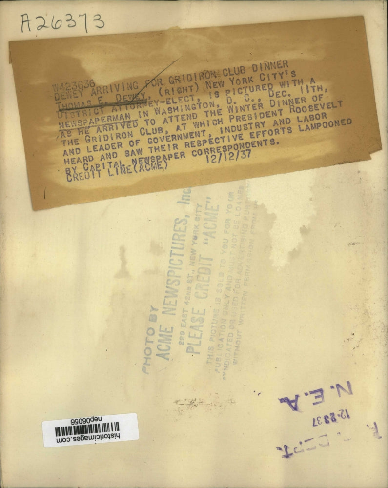 1937 Press Photo Thomas Dewey Talks to Press on Arrival in Washington, DC