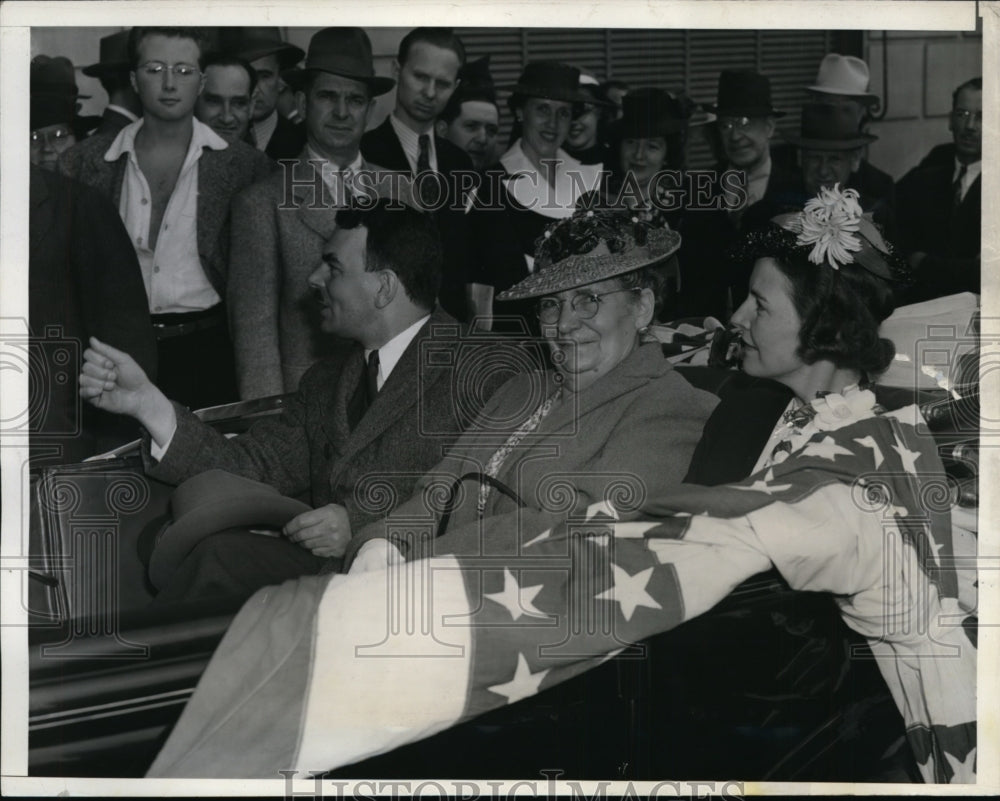 1940 Press Photo Mr & Mrs Thomas Dewey, Emily Warren Arrive in Los Angeles