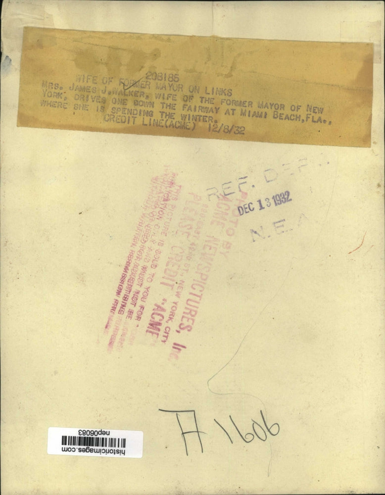 1932 Press Photo Mrs. James J. Walker Golfing at Miami Beach, FL Fairway