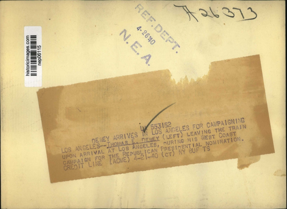 1940 Press Photo Thomas Dewey Arrives at Union Station, Los Angeles - nep06115