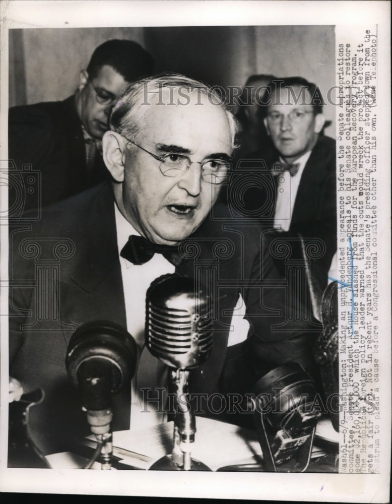 Load image into Gallery viewer, 1948 Press Photo Senator Arthur H. Vandenberg Addresses Appropriations Committee
