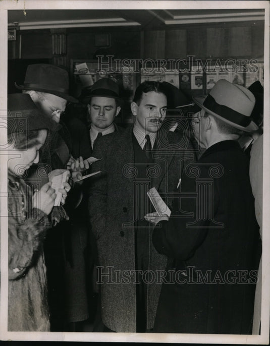 1937 Press Photo Thomas E. Dewey Interviewed Aboard SS Monarch of Bermuda