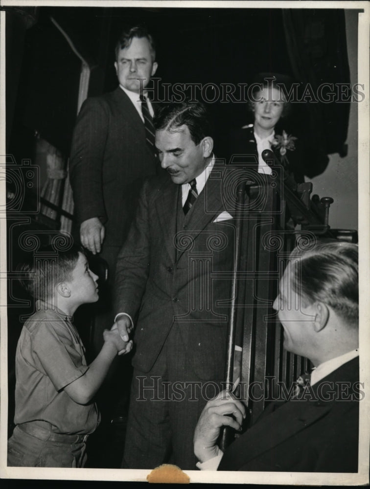1944 Press Photo Thomas E. Dewey with Supporter Danny Myers in Elkhart, Indiana