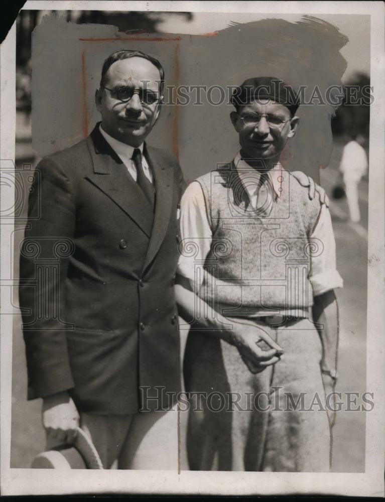 Load image into Gallery viewer, 1933 Press Photo Dr. John A. Hammel &amp; A.H. Kuenberger of Human Sport League
