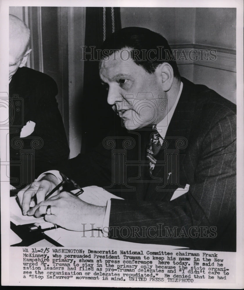 1952 Press Photo Frank McKinner Democrat Committee Chairman in Press Conference- Historic Images