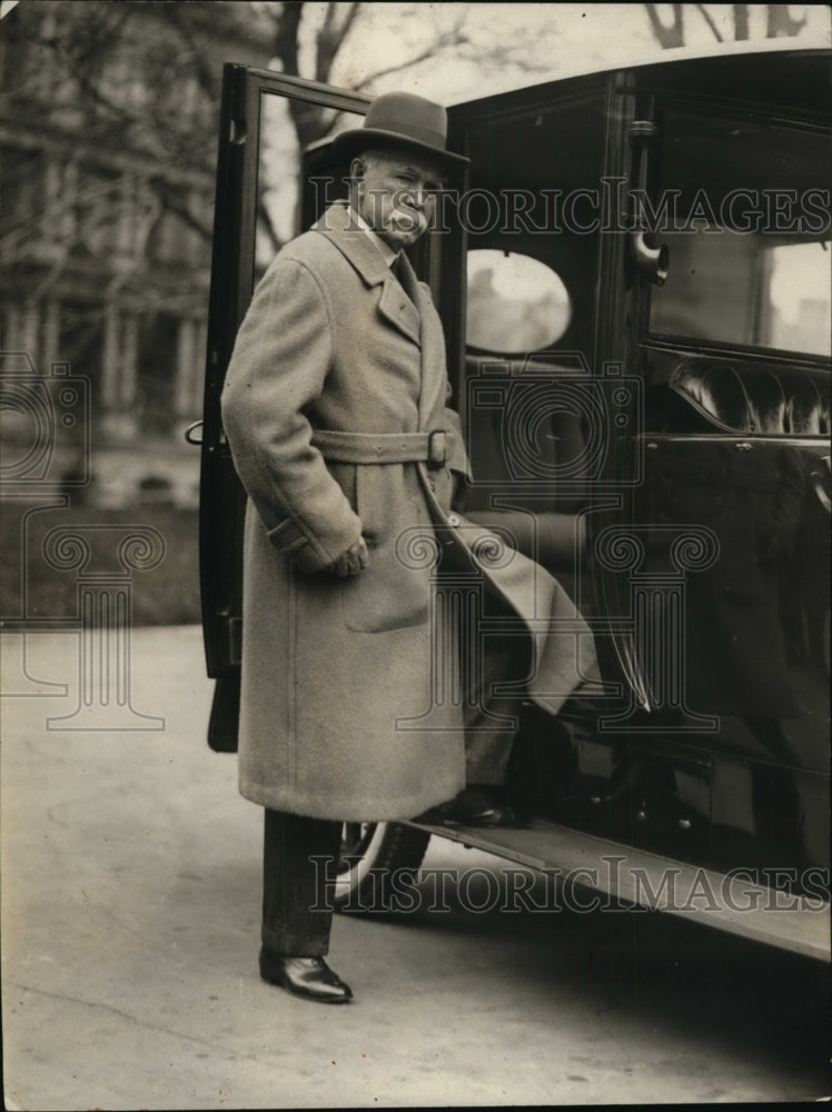 1924 Press Photo Colonel Robert Thompson at White House, Washington, D.C.