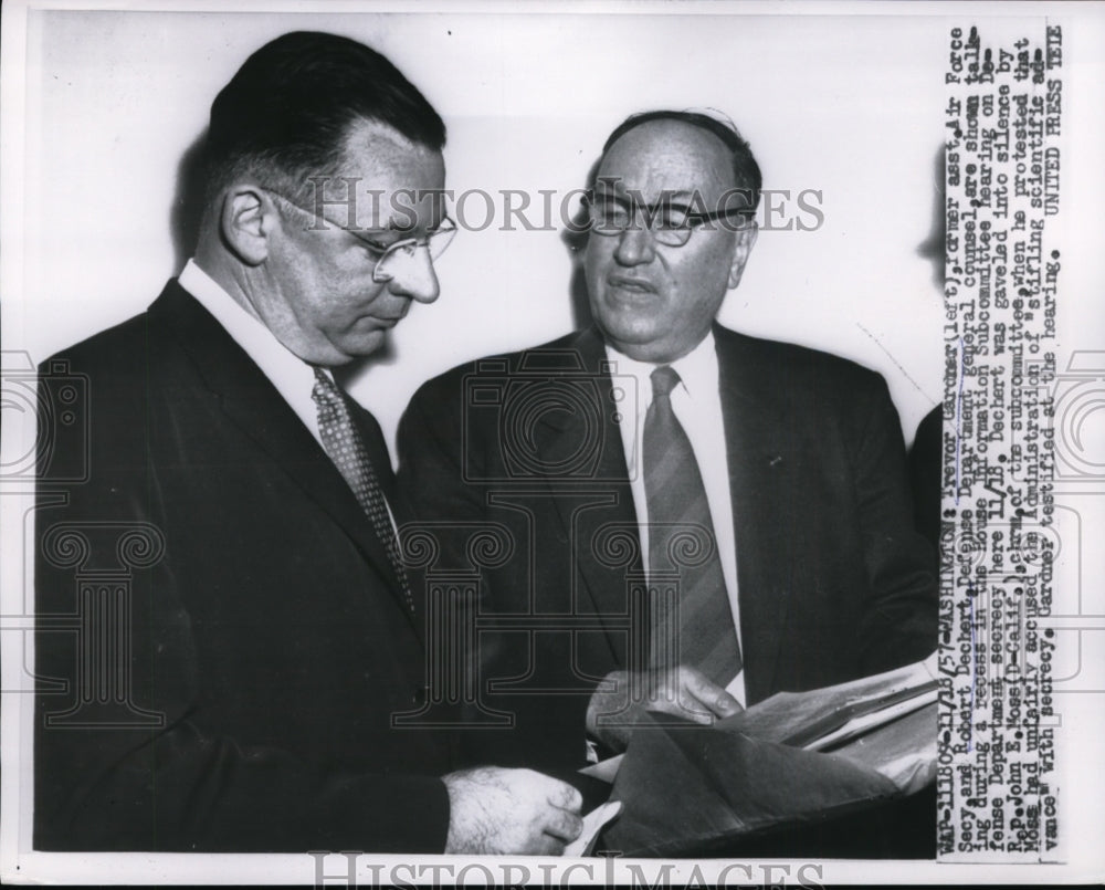 1957 Press Photo Trevor Gardner Asst Secretary of USAF & Robert Dechert in DC