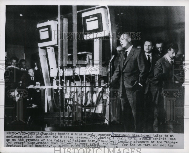 Load image into Gallery viewer, 1955 Press Photo President Eisenhoweer &amp; an atomic reactor in Geneva - nep06835
