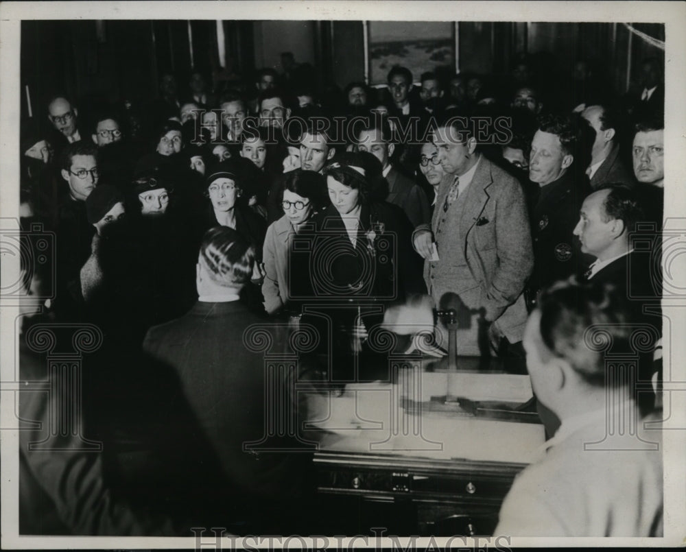 1933 Press Photo Women garment worker strikers at LA Mayors office - nep06839
